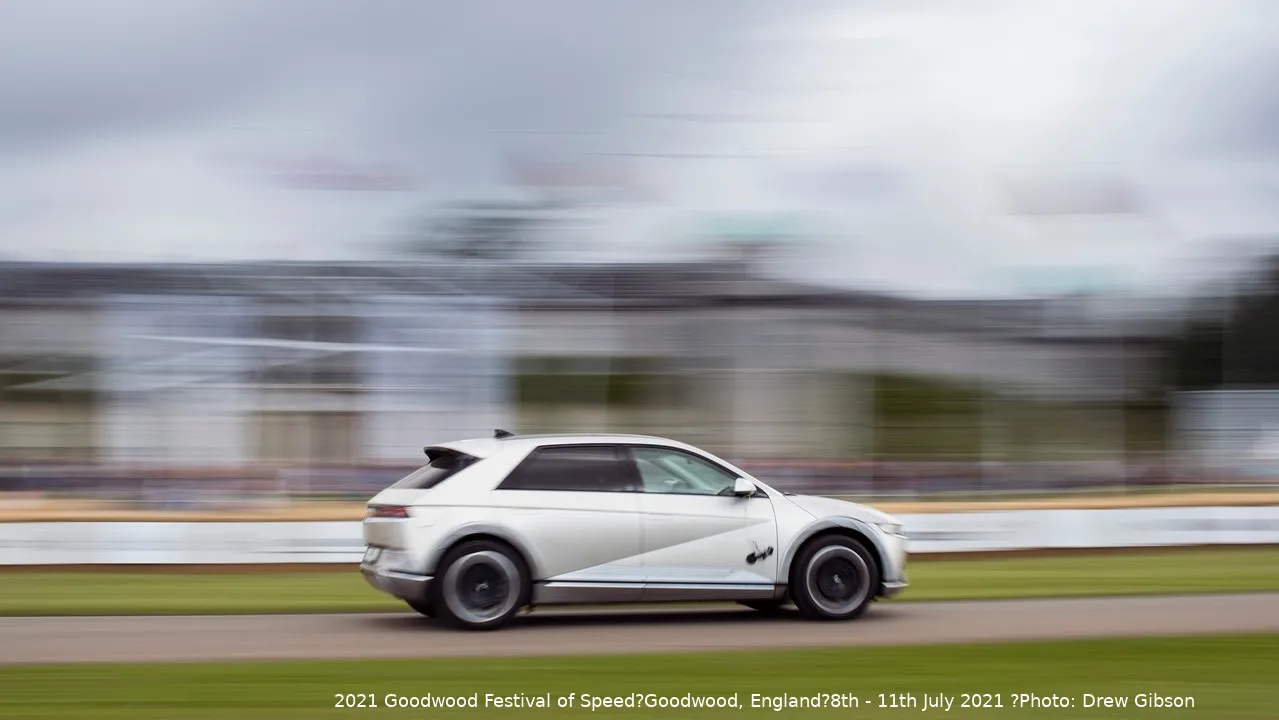 nuova hyundai ioniq 5 drewgibson goodwood