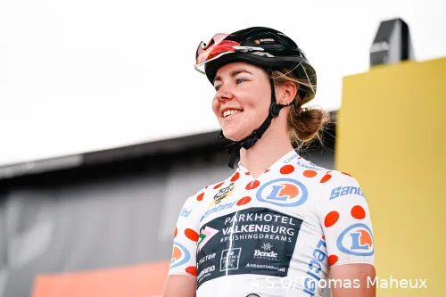 Femke Markus in haar bolletjestrui