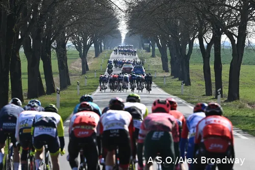 Waaiers in Parijs-Nice dit voorjaar