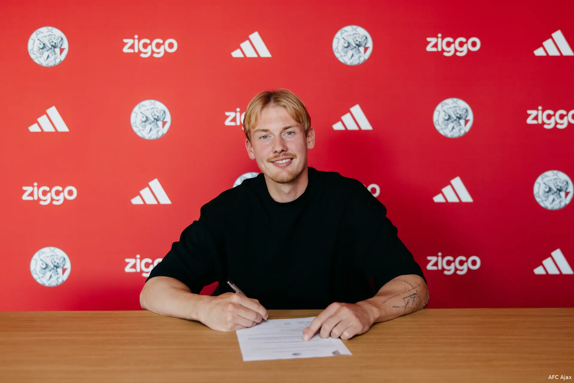 ajax showtime julian brandt ajax
