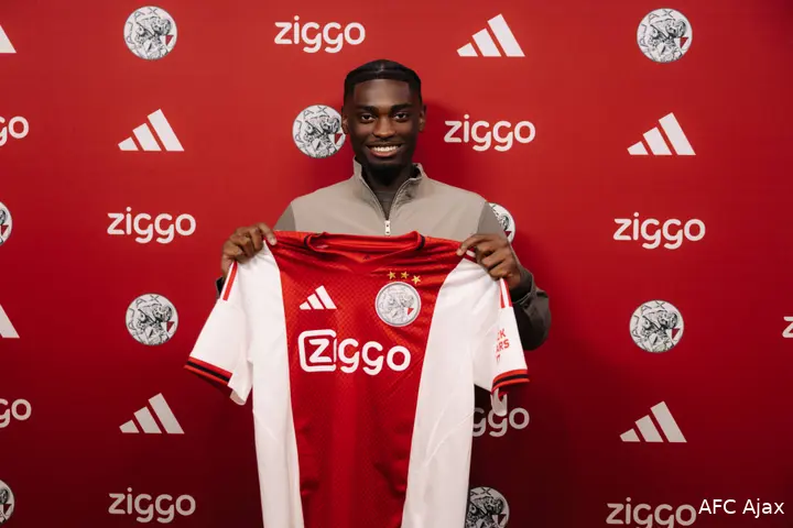Ajax Showtime Jorthy Mokio
