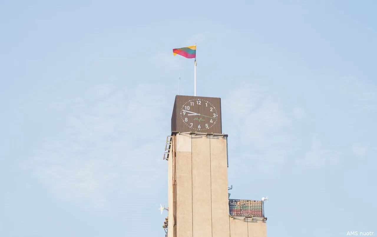 savivaldybes laikrodis ams nuot larges