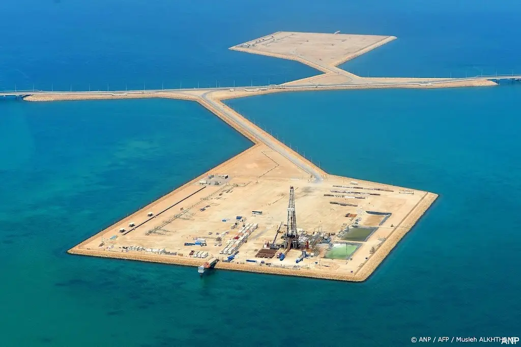 anp120426035 1