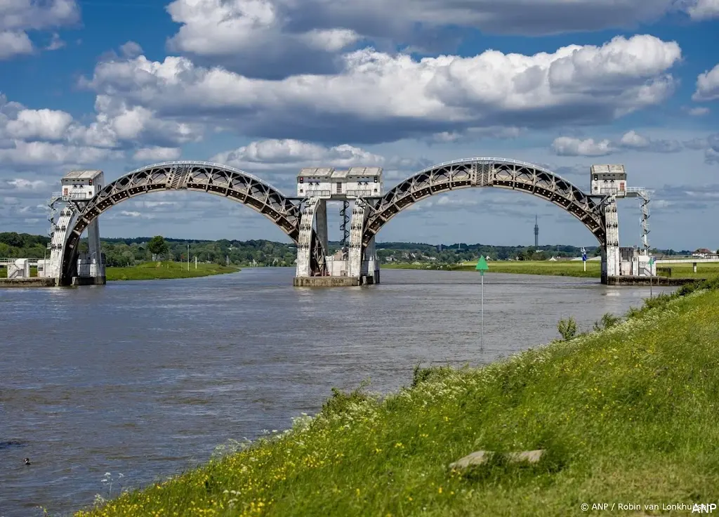 anp030826094 1