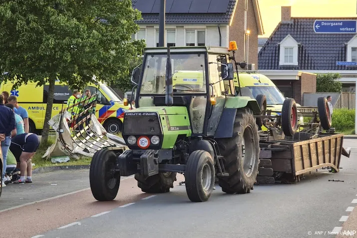 20 gewonden bij ongeval losser 4 met ambulance naar ziekenhuis