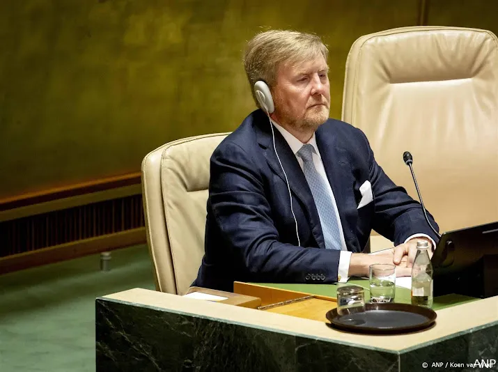 4 op de 10 nederlanders positief over 10 jaar willem alexander