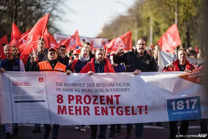 akkoord loonsverhoging duitse industrie stakingen van de baan