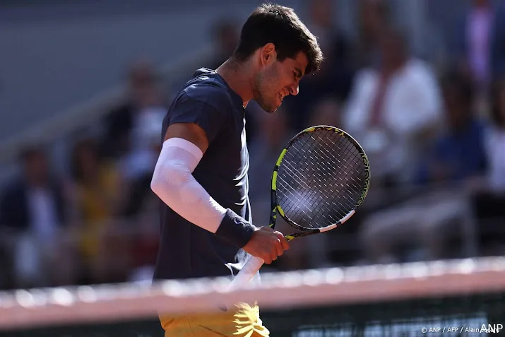 alcaraz wint ten koste van zverev voor eerste keer roland garros