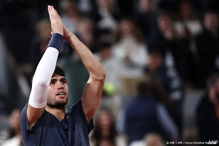 alcaraz ziet zichzelf steeds beter worden op roland garros