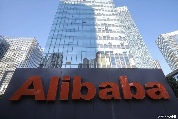 alibaba stijgt op lagere beurs in hongkong na sterke omzetgroei