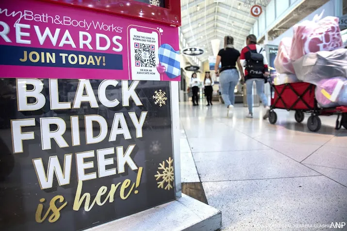 amerikanen gaven online recordbedrag uit tijdens black friday