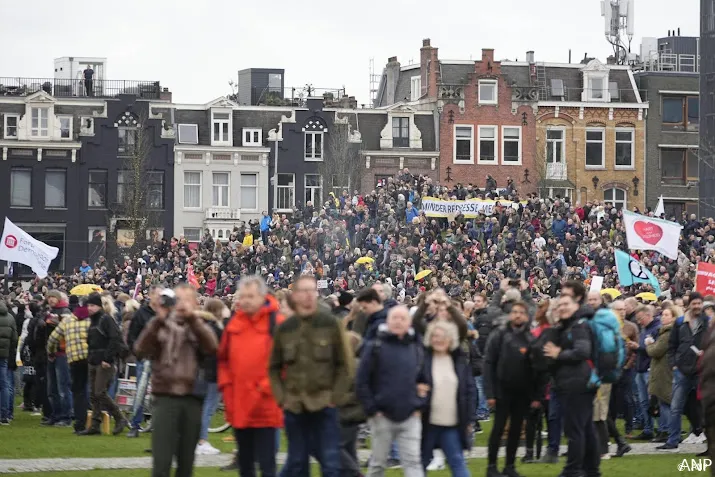 amsterdam verbiedt drie protesten tegen coronamaatregelen niet