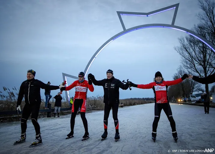 angenent finisht in leeuwarden na rijden deel elfstedentocht