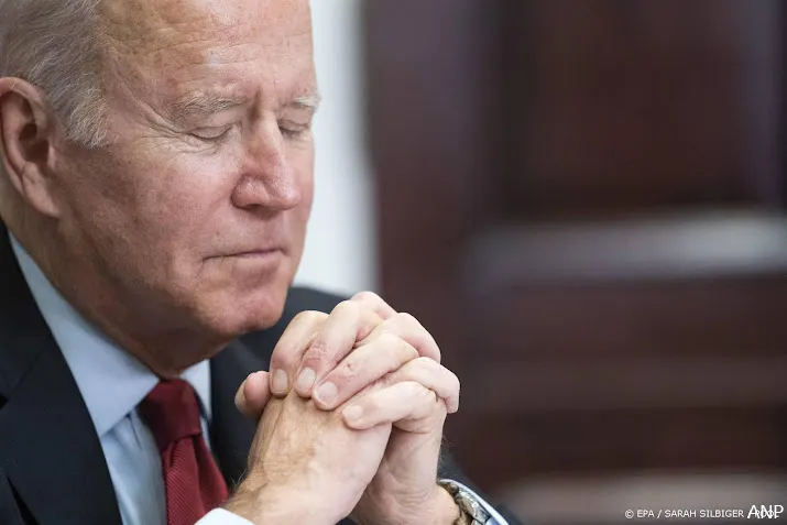 biden dringt aan op onderzoek naar misstanden op brandstofmarkt