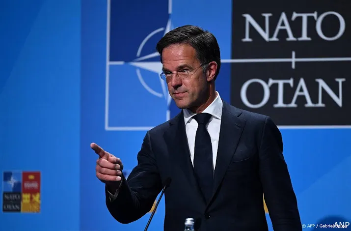 bloomberg rutte koploper in race om navo leiderschap