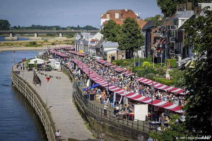 boekenmarkt deventer weer zoals voor coronaperiode