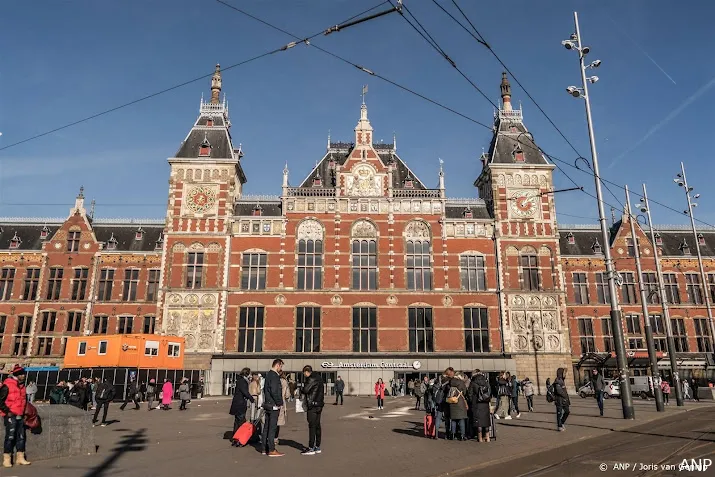 centrumzijde westelijke reizigerstunnel amsterdam centraal dicht