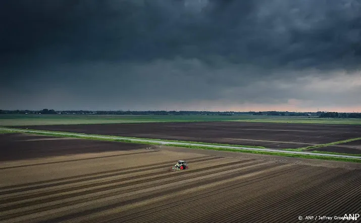 code geel in deel van het land vanwege regen en harde wind