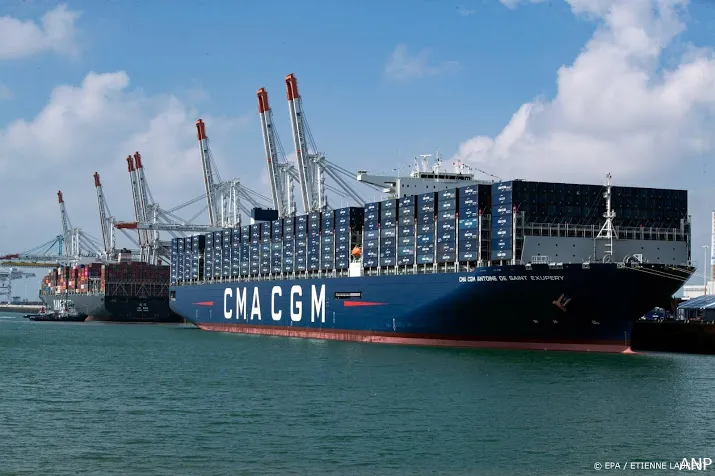 containerschip beetje bij beetje richting bio