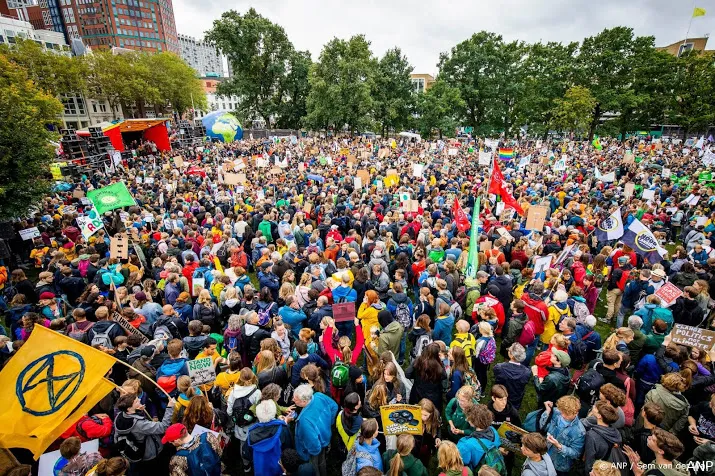 duizenden klimaatstakers bij mars den haag