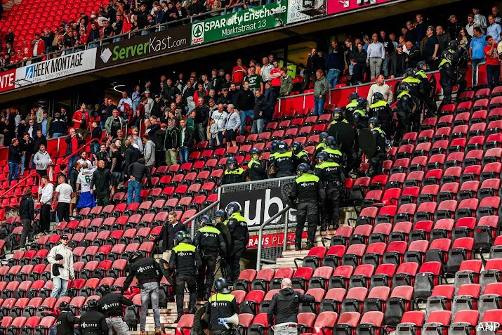 fc twente start onderzoek naar rellen na duel met hammarby if