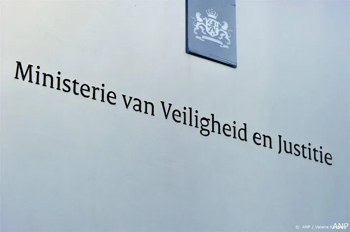 foutje ministerie kern begrotingsplannen van justitie op straat