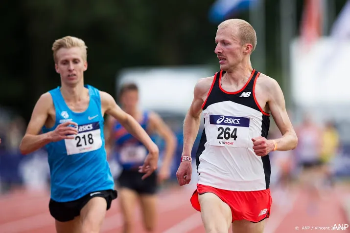 futselaar in marathon londen achter haas mo farah aan