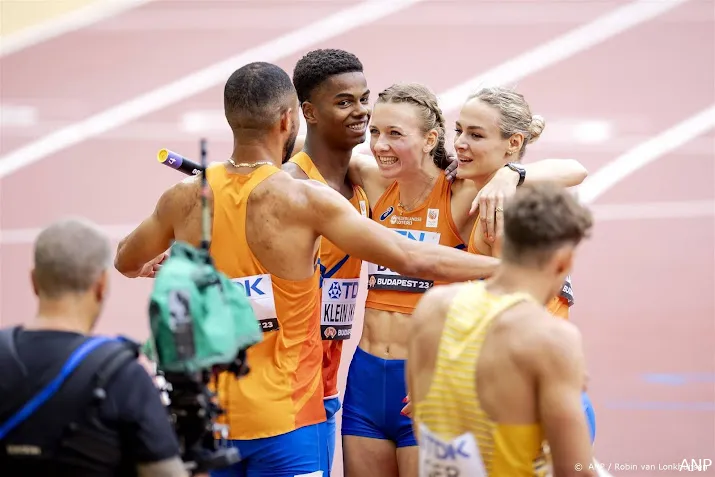 gemengde estafetteploeg overtuigend naar finale 4400 meter