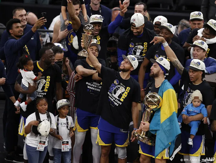 golden state warriors pakken vierde landstitel in acht jaar