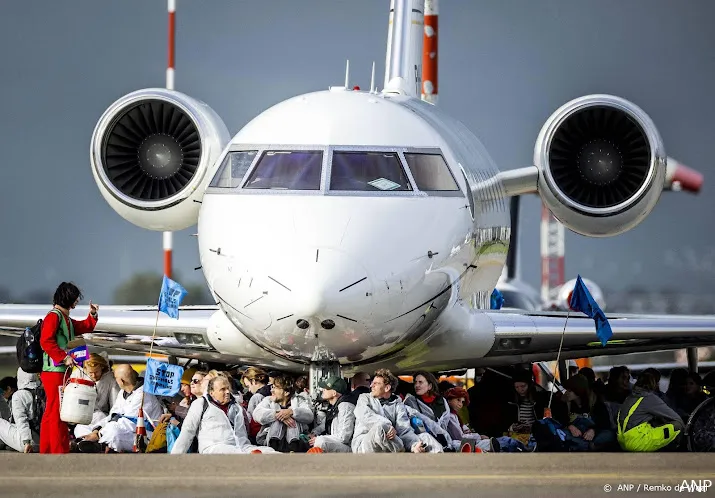 greenpeace geen medische vluchten geblokkeerd bij actie schiphol