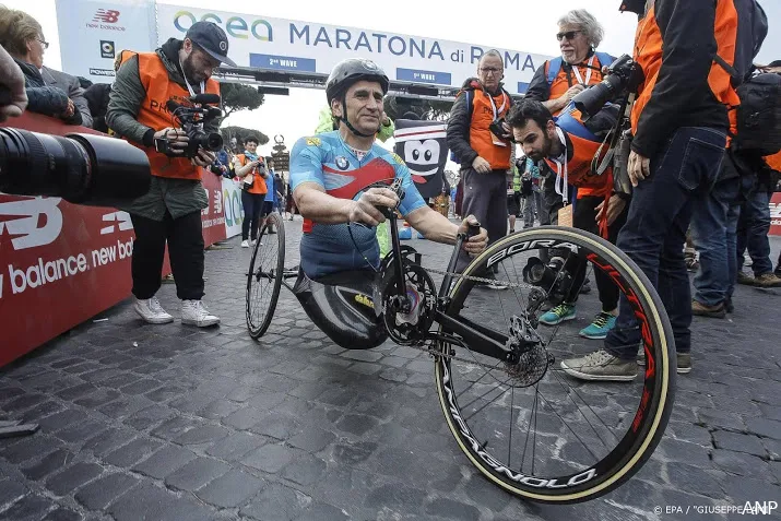 handbiker zanardi terug op intensive care