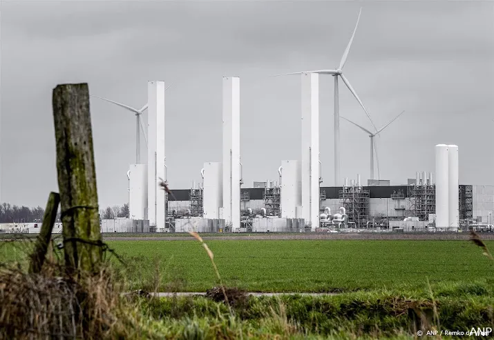 hoofdaannemer groningse stikstoffabriek in oktober operationeel