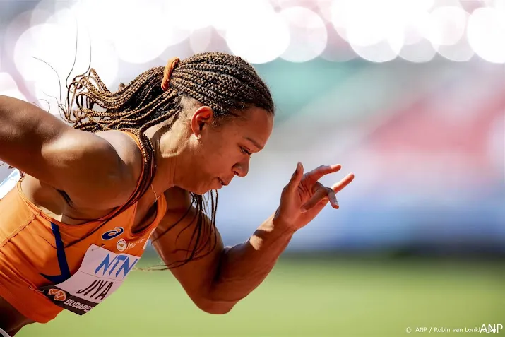 jiya was misselijk van de zenuwen voor 200 meter op wk atletiek