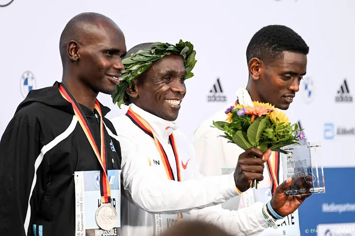 kipchoge naar marathon londen maar niet om te lopen