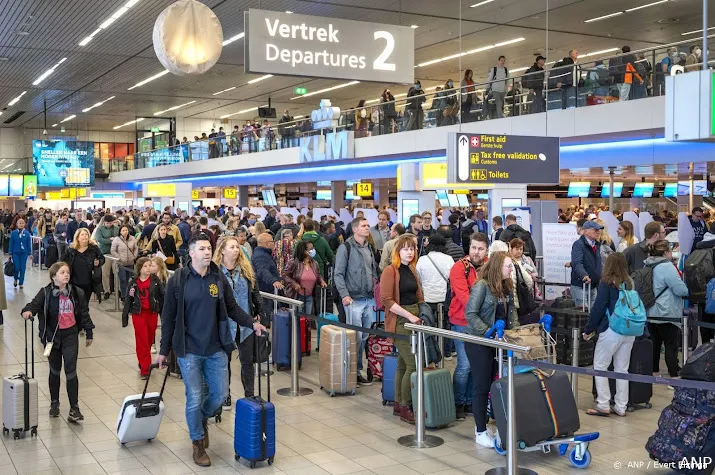 klm stopt tijdelijk verkoop tickets voor vluchten vanaf schiphol