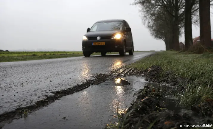 knmi waarschuwt voor gladheid en mist in noorden en westen