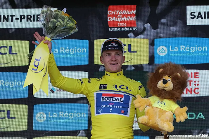 leider evenepoel voelt zich best oke na valpartij in dauphine