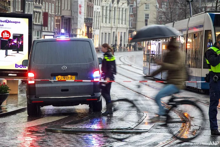 man aangehouden na ontruiming metrostation rokin amsterdam