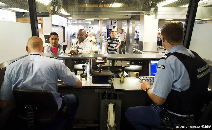 marechaussee geen personeelstekorten op schiphol