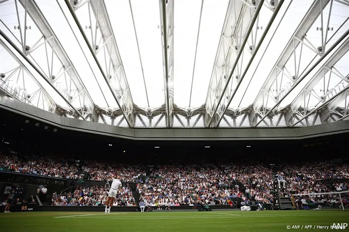 medvedev schakelt als eerste geplaatste sinner uit op wimbledon