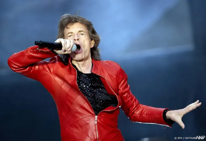 mick jagger terug op podium na hartoperatie