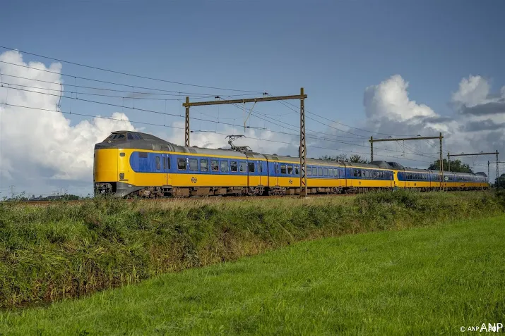 minder treinen tussen amsterdam rotterdam door snelheidsbeperking