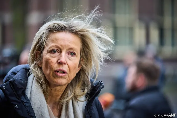 minister ollongren eerder terug uit vk wegens situatie oekraine