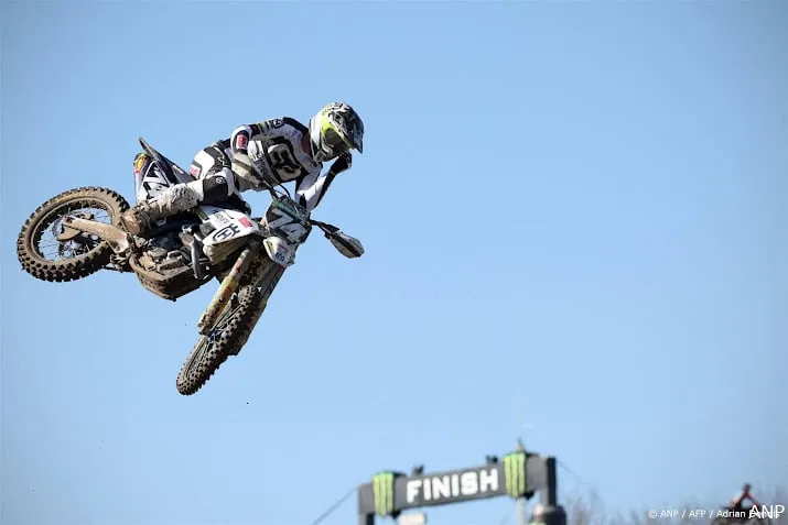 motorcrosser de wolf verstevigt leiding in mx2 klasse