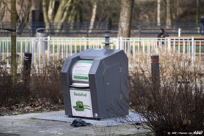 om eist 15 jaar jeugddetentie tegen ouders van baby in container