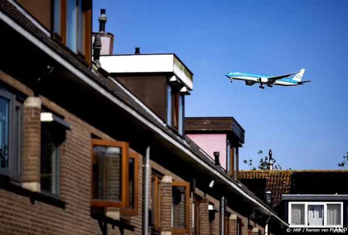 omwonenden schiphol hekelen oprekken geluidsnormen rond vliegveld