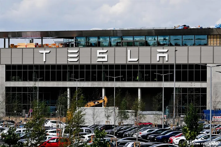 omzet tesla stijgt naar bijna 25 miljard in tweede kwartaal