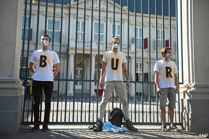 politie beeindigt protest extinction rebellion in den haag