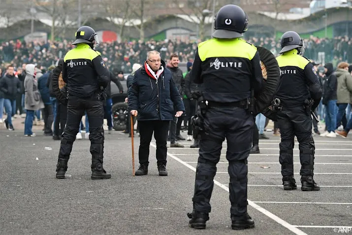 politiebonden suggereren uitfans te weren grens is in zicht