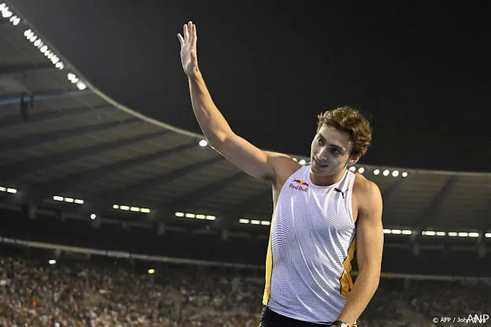 polsstokhoogspringer duplantis verbetert weer eigen wereldrecord